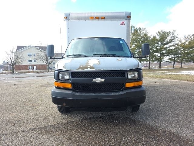 2009 Chevrolet Express 3500 Work Van Cutaway