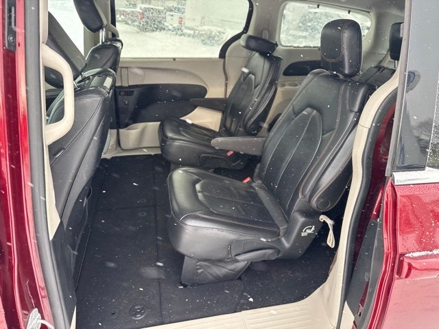 2017 Chrysler Pacifica Touring L Plus