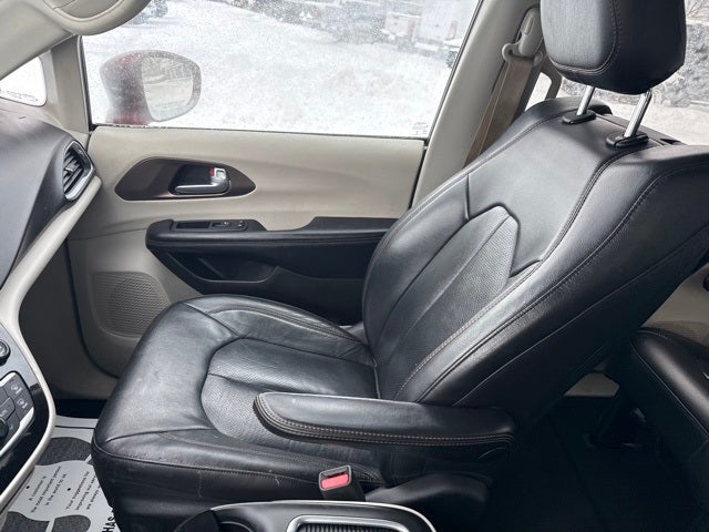 2017 Chrysler Pacifica Touring L Plus