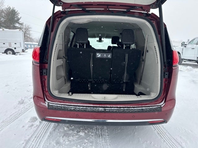 2017 Chrysler Pacifica Touring L Plus