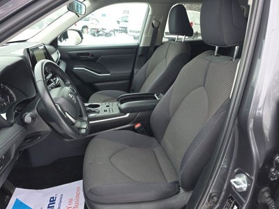 2024 Toyota Highlander LE