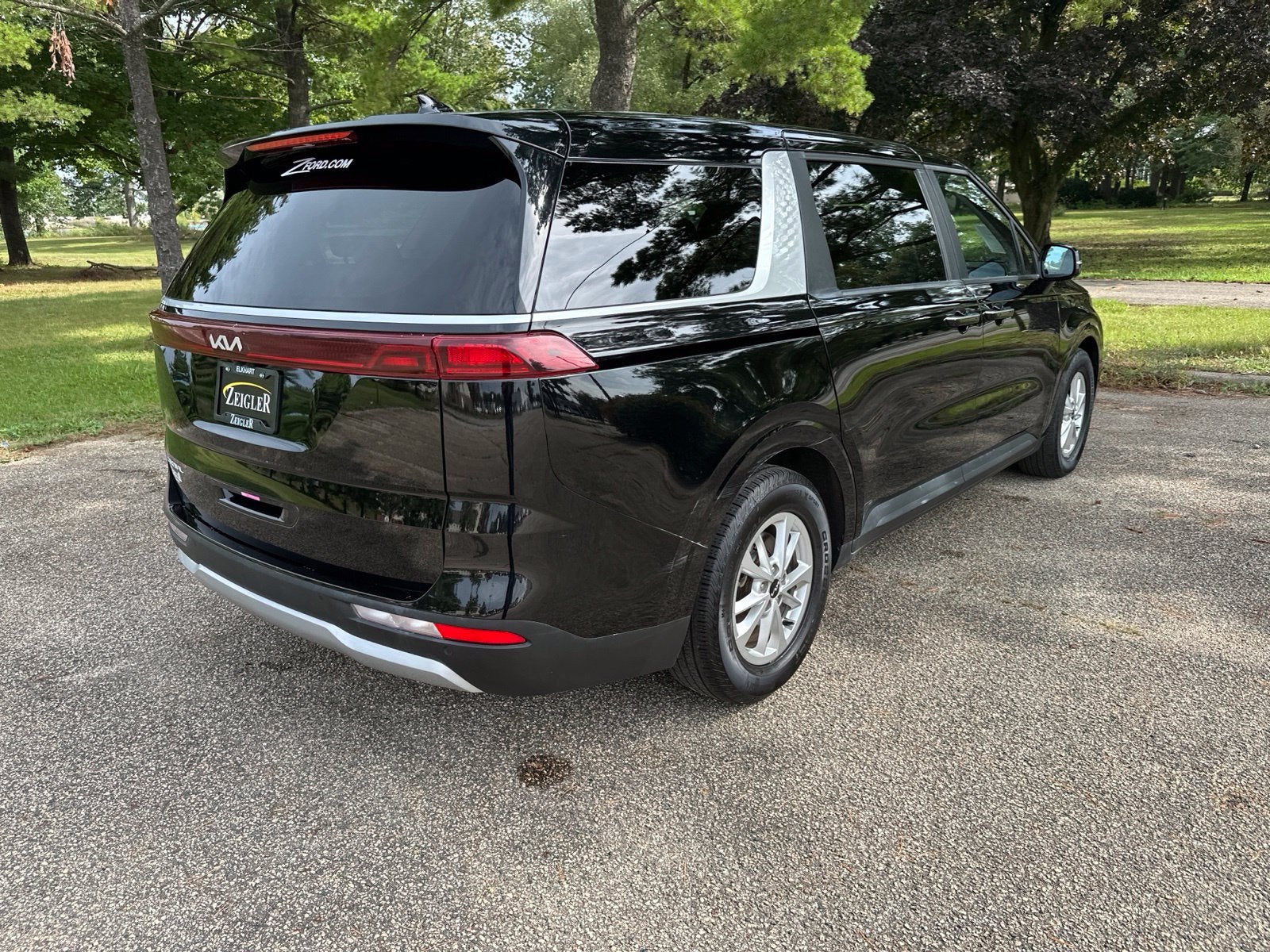 2024 Kia Carnival LX
