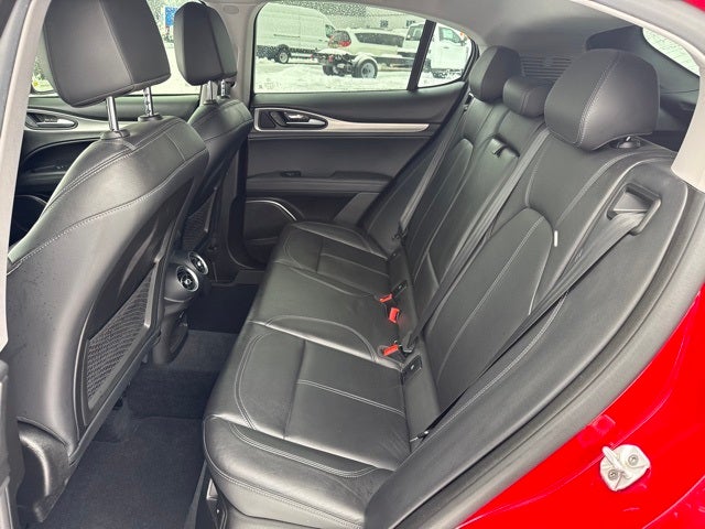 2018 Alfa Romeo Stelvio Base